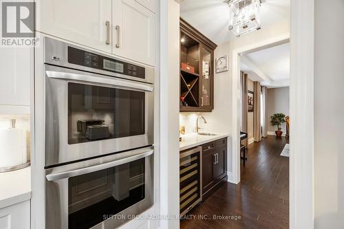 47 Bluff Trail, King (Nobleton), ON - Indoor Photo Showing Kitchen