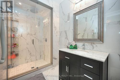 883 Parkland Avenue, Mississauga, ON - Indoor Photo Showing Bathroom