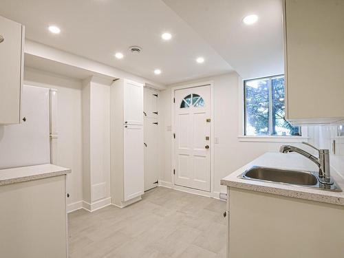 Kitchen - 656 Ch. Des Bouleaux, Piedmont, QC - Indoor Photo Showing Laundry Room