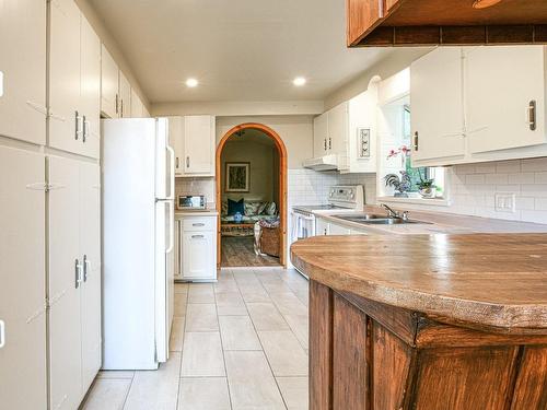 Kitchen - 656 Ch. Des Bouleaux, Piedmont, QC - Indoor Photo Showing Kitchen With Double Sink