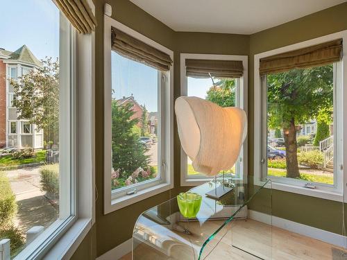 Living room - 852 Av. D'Isère, Saint-Lambert, QC 