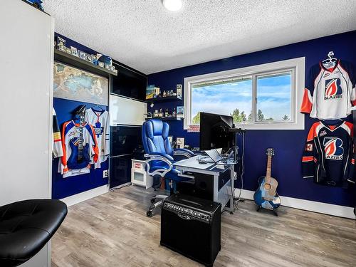 311 Robson Drive, Kamloops, BC - Indoor Photo Showing Other Room