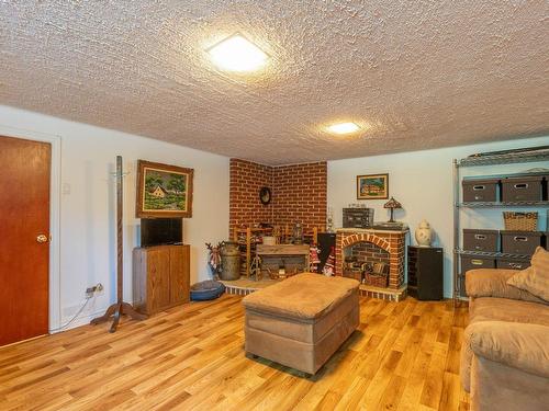 Salle familiale - 601 Rue Joncas, Laval (Sainte-Dorothée), QC - Indoor Photo Showing Living Room