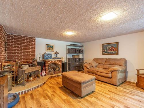 Salle familiale - 601 Rue Joncas, Laval (Sainte-Dorothée), QC - Indoor Photo Showing Living Room