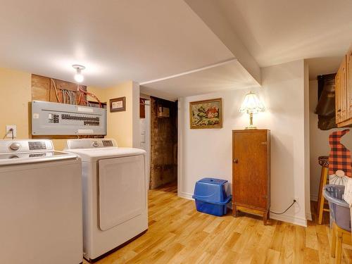 Salle de lavage - 601 Rue Joncas, Laval (Sainte-Dorothée), QC - Indoor Photo Showing Laundry Room