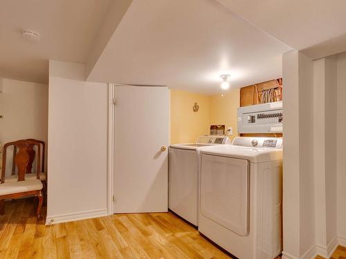 Salle de lavage - 601 Rue Joncas, Laval (Sainte-Dorothée), QC - Indoor Photo Showing Laundry Room