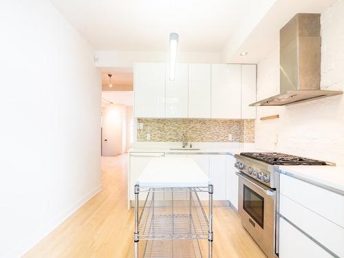 Kitchen - 60 Rue Guilbault O., Montréal (Le Plateau-Mont-Royal), QC - Indoor Photo Showing Kitchen With Upgraded Kitchen