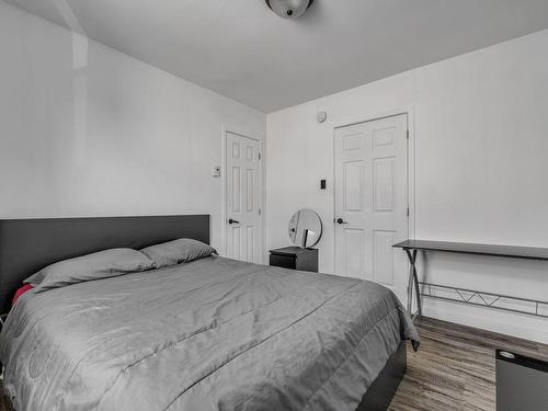 Chambre Ã Â coucher - 346  - 350 Av. Bernatchez, Québec (Les Rivières), QC - Indoor Photo Showing Bedroom