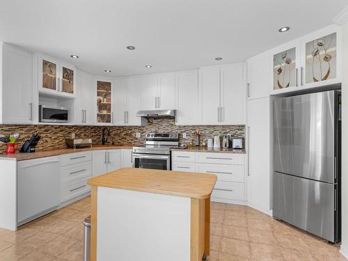 Kitchen - 2025 Rue Du Chevreuil, Longueuil (Le Vieux-Longueuil), QC - Indoor Photo Showing Kitchen With Upgraded Kitchen