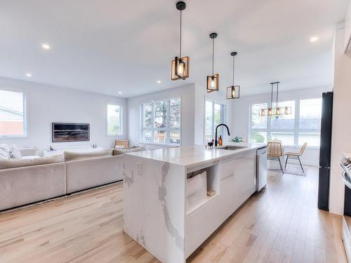 Cuisine - 449 Rue Léon-Bloy E., La Prairie, QC - Indoor Photo Showing Kitchen With Upgraded Kitchen