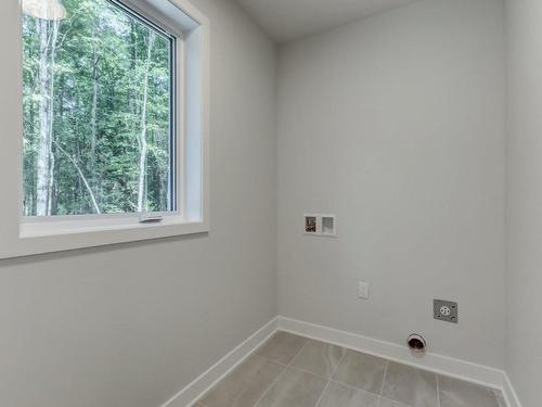 Laundry room - 524 Rue Des Générations, Saint-Colomban, QC - Indoor Photo Showing Other Room