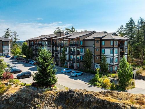 102-286 Wilfert Rd, View Royal, BC - Outdoor