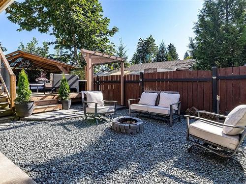 649 Oakwood Rd, Ladysmith, BC 