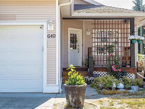 649 Oakwood Rd, Ladysmith, BC 