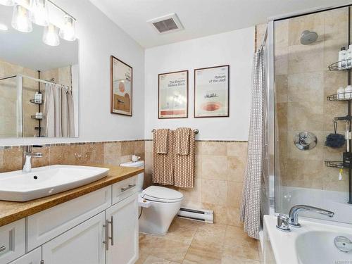 208-1035 Sutlej St, Victoria, BC - Indoor Photo Showing Bathroom