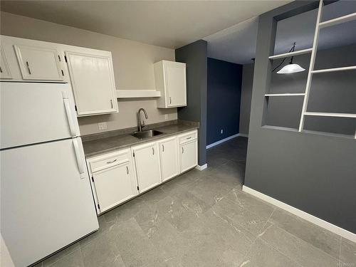 304-4724 Uplands Dr, Nanaimo, BC - Indoor Photo Showing Kitchen