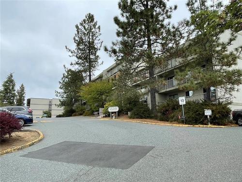 304-4724 Uplands Dr, Nanaimo, BC - Outdoor