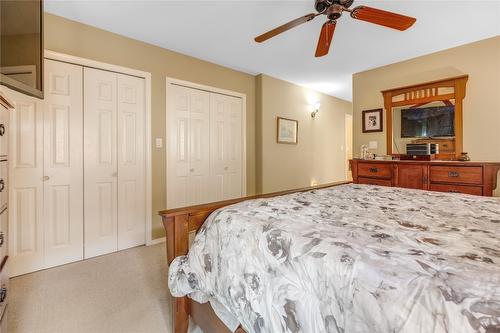 110-695 Pineview Road, Penticton, BC - Indoor Photo Showing Bedroom