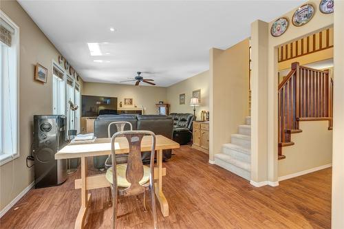 110-695 Pineview Road, Penticton, BC - Indoor Photo Showing Dining Room