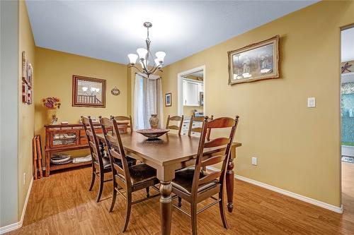 110-695 Pineview Road, Penticton, BC - Indoor Photo Showing Dining Room