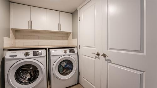 6681 Blackcomb Way, Vernon, BC - Indoor Photo Showing Laundry Room