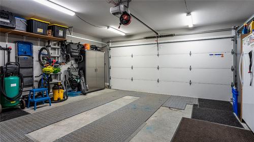 6681 Blackcomb Way, Vernon, BC - Indoor Photo Showing Garage