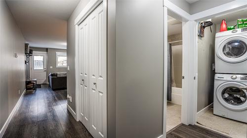 6681 Blackcomb Way, Vernon, BC - Indoor Photo Showing Laundry Room