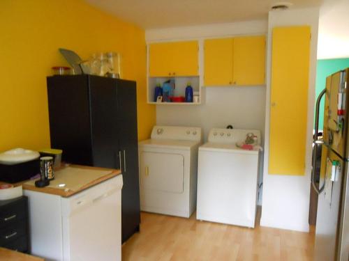 Salle de lavage - 41 Rue De L'Église, Price, QC - Indoor Photo Showing Laundry Room