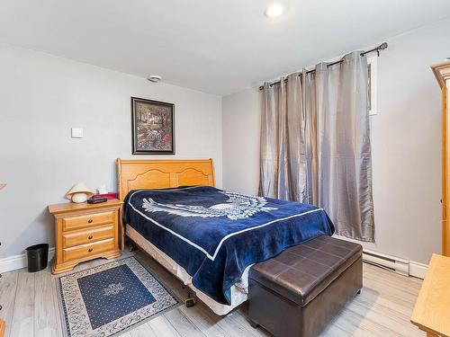 Intergenerational - 46 Rue Du Roitelet, Orford, QC - Indoor Photo Showing Laundry Room