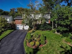 8 Dover Court  Dartmouth, NS B2W 4G7