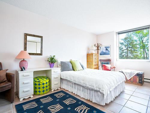 Chambre Ã  coucher principale - 203-520 Place Juge-Desnoyers, Laval (Pont-Viau), QC - Indoor Photo Showing Bedroom