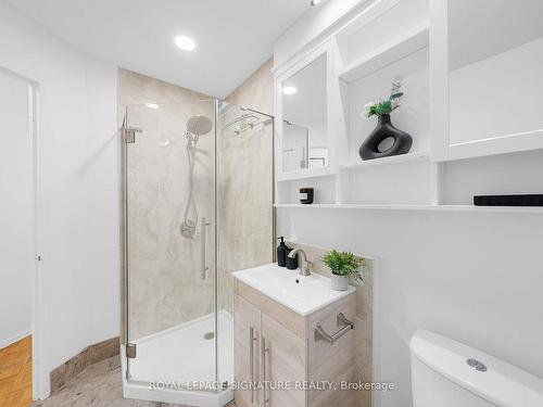 114-5795 Yonge St, Toronto, ON - Indoor Photo Showing Bathroom