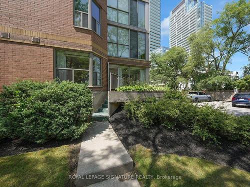 114-5795 Yonge St, Toronto, ON - Outdoor