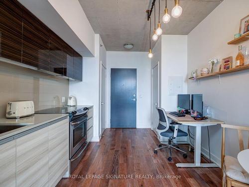 2009-20 Minowan Miikan Lane, Toronto, ON - Indoor Photo Showing Kitchen