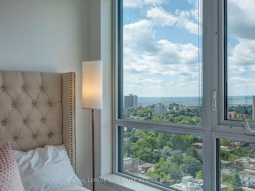 2009-20 Minowan Miikan Lane, Toronto, ON - Indoor Photo Showing Bedroom