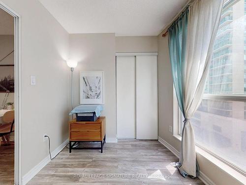 708-7 Lorraine Dr, Toronto, ON - Indoor Photo Showing Other Room