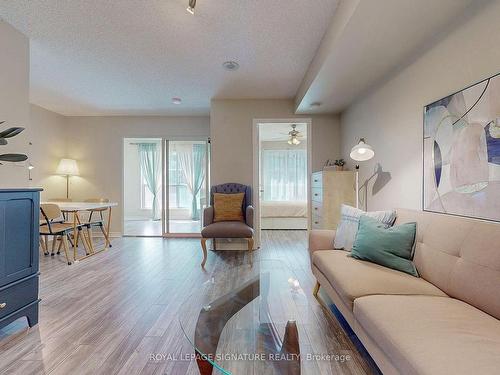 708-7 Lorraine Dr, Toronto, ON - Indoor Photo Showing Living Room