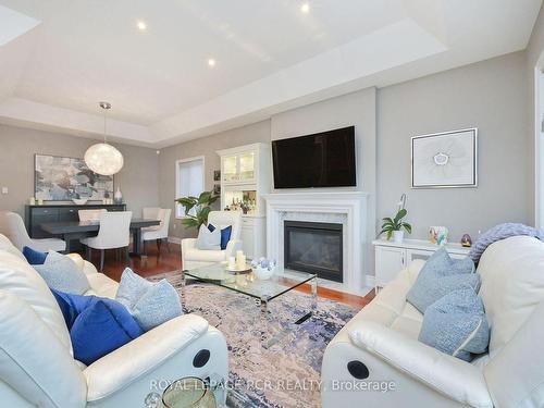 111 Ridge Way, New Tecumseth, ON - Indoor Photo Showing Living Room With Fireplace