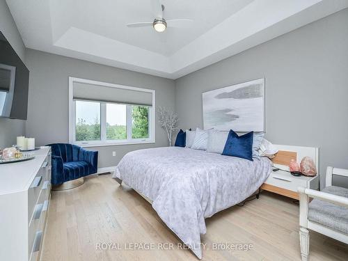 111 Ridge Way, New Tecumseth, ON - Indoor Photo Showing Bedroom