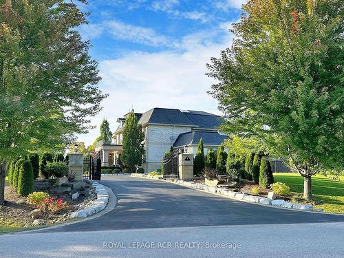 111 Lake Woods Dr, Whitchurch-Stouffville, ON 