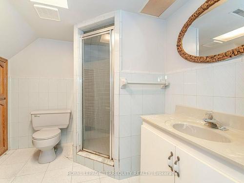 30 Norwich Rd, Hamilton, ON - Indoor Photo Showing Bathroom