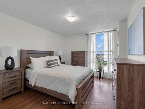 1908-25 Kensington Rd, Brampton, ON - Indoor Photo Showing Bedroom