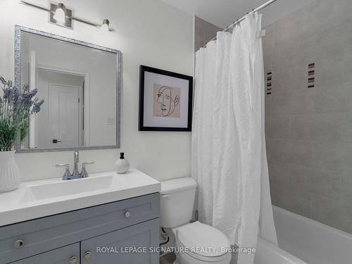 1908-25 Kensington Rd, Brampton, ON - Indoor Photo Showing Bathroom