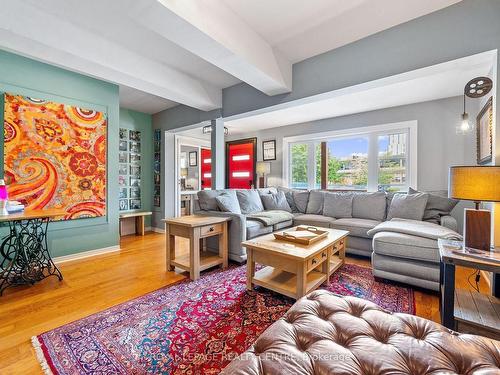 102 Twenty Third St, Toronto, ON - Indoor Photo Showing Living Room