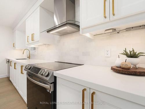 52 Watt St, Guelph, ON - Indoor Photo Showing Kitchen