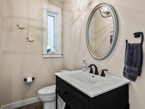 2680 Telford Drive, Kamloops, BC - Indoor Photo Showing Bathroom