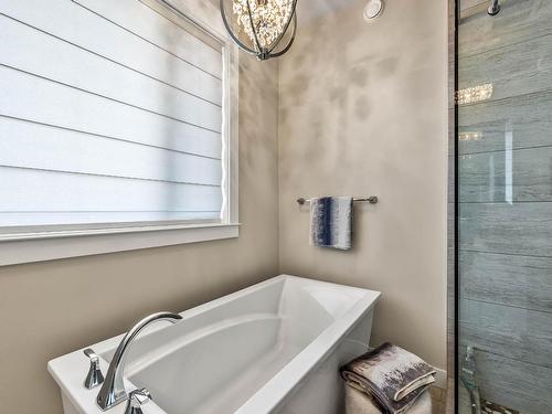 2680 Telford Drive, Kamloops, BC - Indoor Photo Showing Bathroom