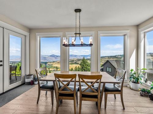 2680 Telford Drive, Kamloops, BC - Indoor Photo Showing Dining Room