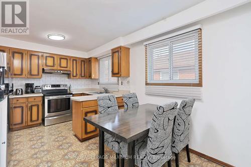 199 Cabana Drive, Toronto, ON - Indoor Photo Showing Kitchen