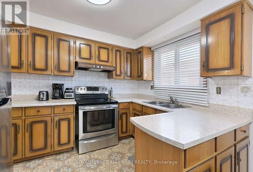 199 Cabana Drive, Toronto, ON - Indoor Photo Showing Kitchen With Double Sink